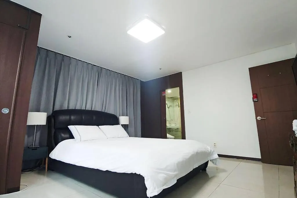 Lux 3 Bed Room Magellan Apartment