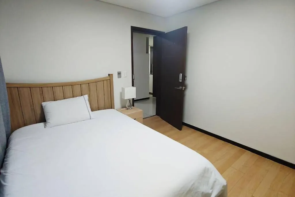 Lux 3 Bed Room Magellan Apartment 0*, Seoul